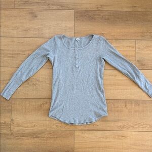 Splendid Gray Long Sleeve waffle top size medium